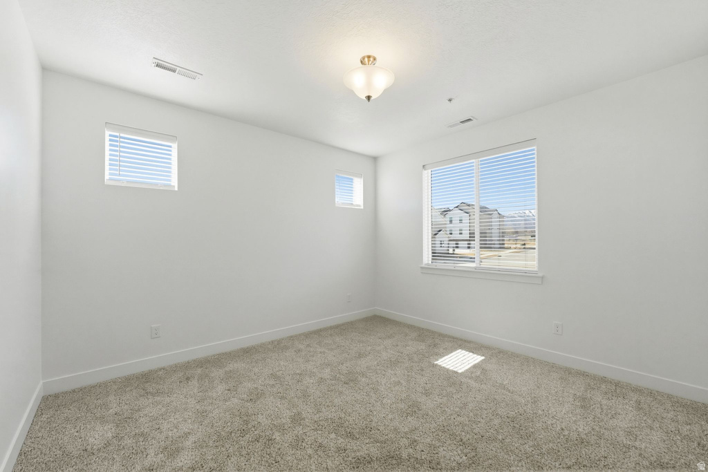 13528 S COMMODUS DR #L202 Riverton, UT 84096