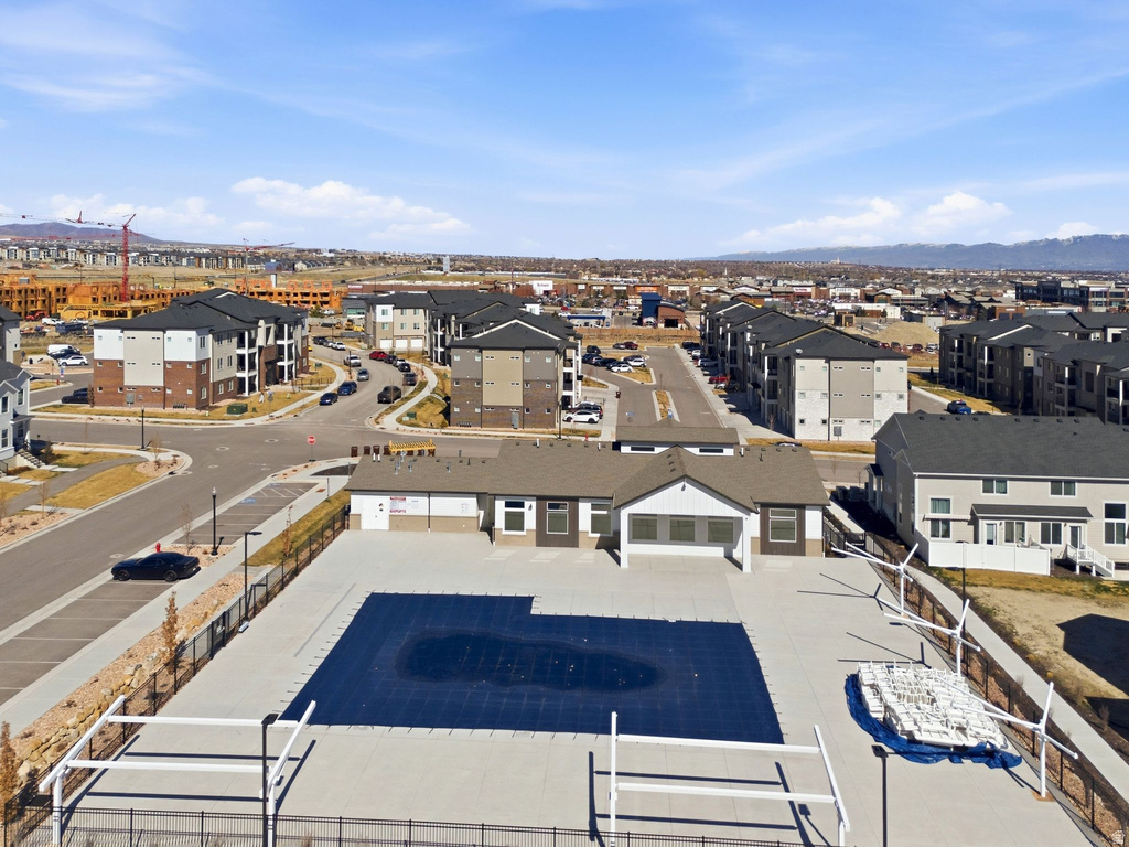 13528 S COMMODUS DR #L202 Riverton, UT 84096