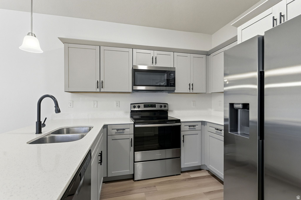 13528 S COMMODUS DR #L202 Riverton, UT 84096