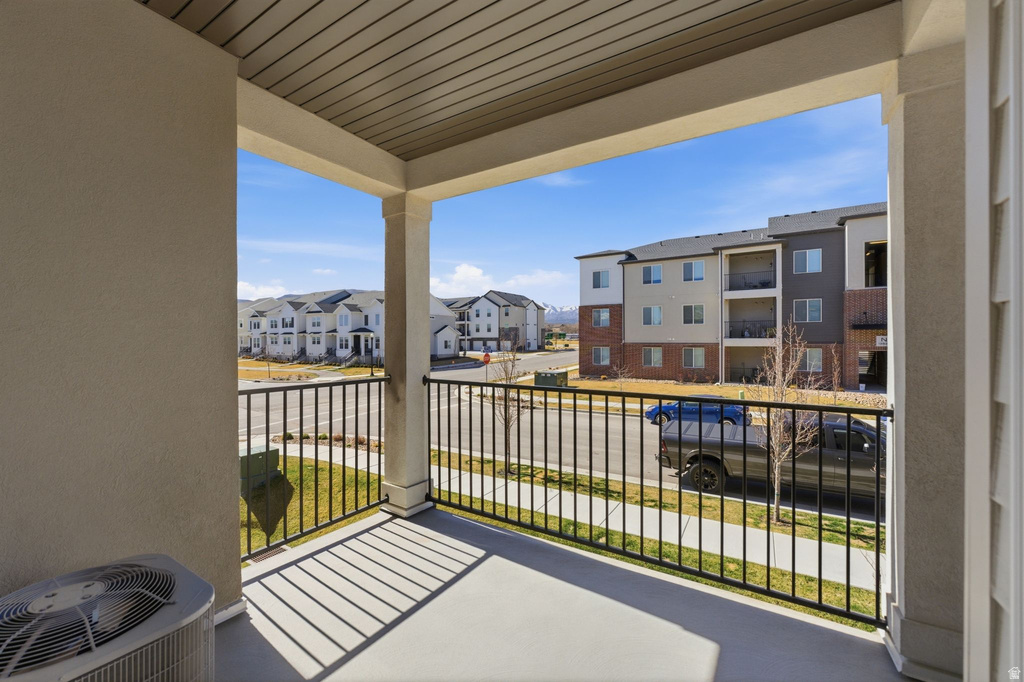 13528 S COMMODUS DR #L202 Riverton, UT 84096