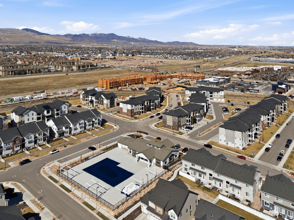 13528 S COMMODUS DR #L202 Riverton, UT 84096