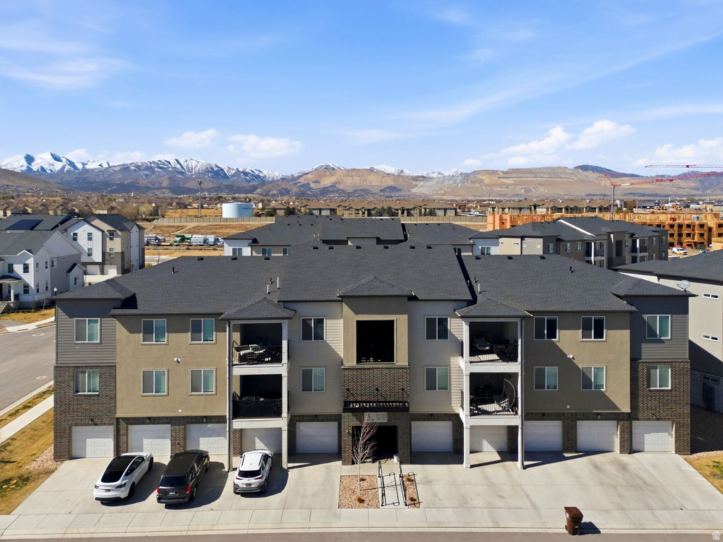 13528 S COMMODUS DR #L202 Riverton, UT 84096