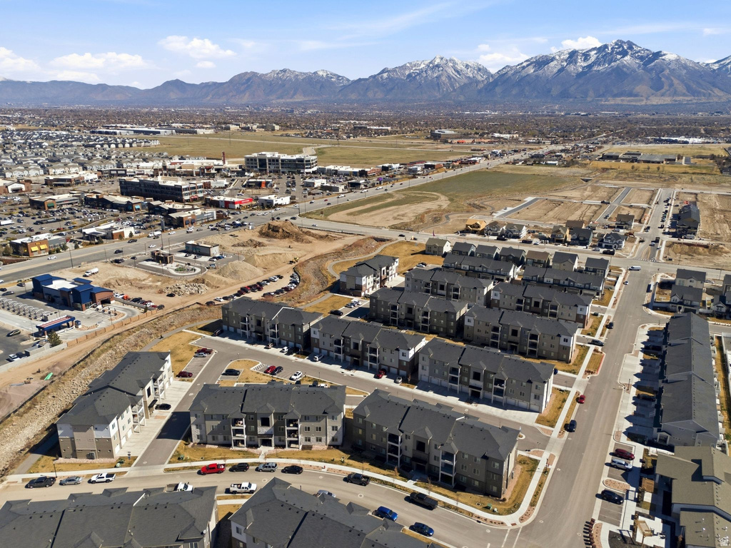 13528 S COMMODUS DR #L202 Riverton, UT 84096