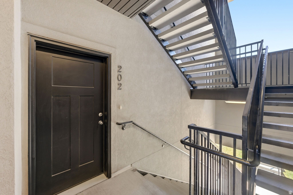 13528 S COMMODUS DR #L202 Riverton, UT 84096