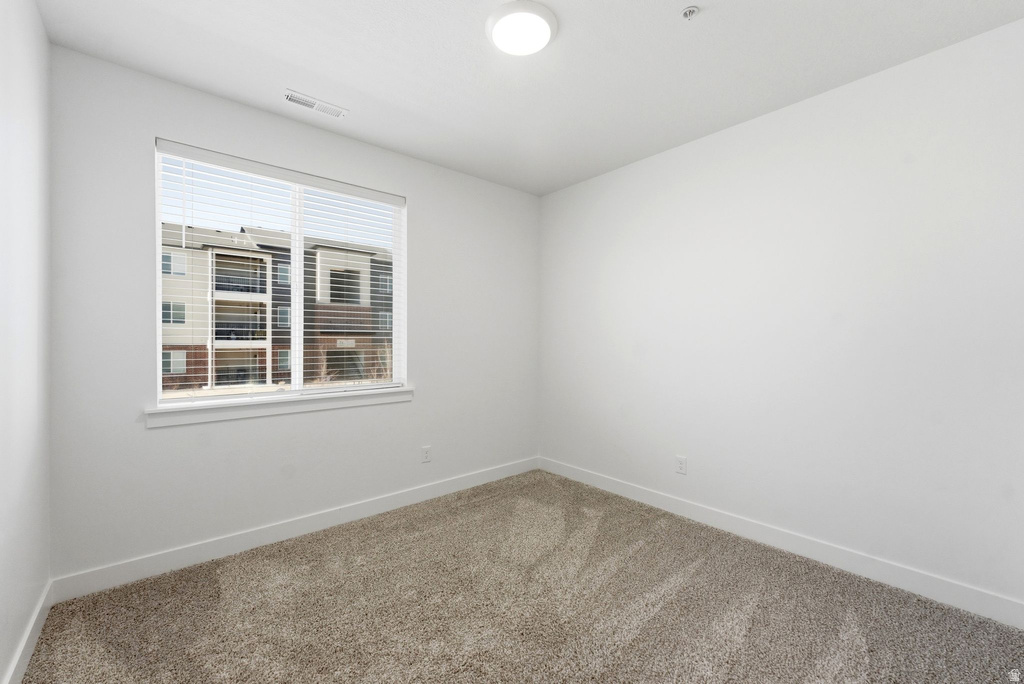 13528 S COMMODUS DR #L202 Riverton, UT 84096