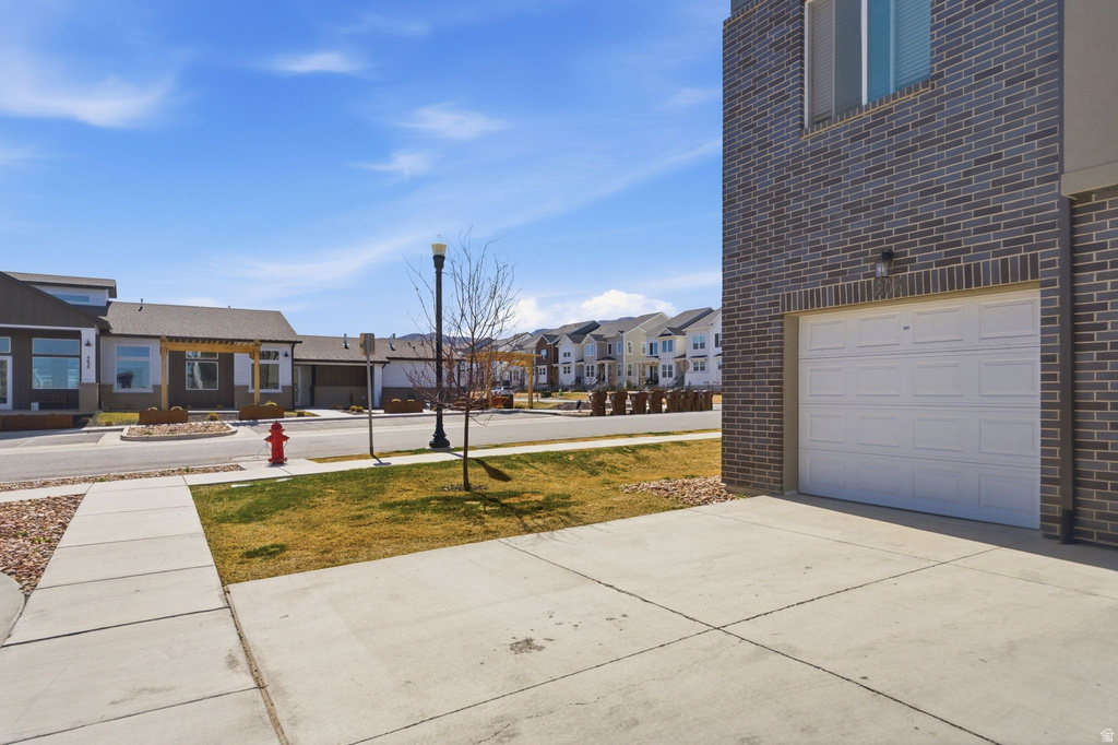 13528 S COMMODUS DR #L202 Riverton, UT 84096