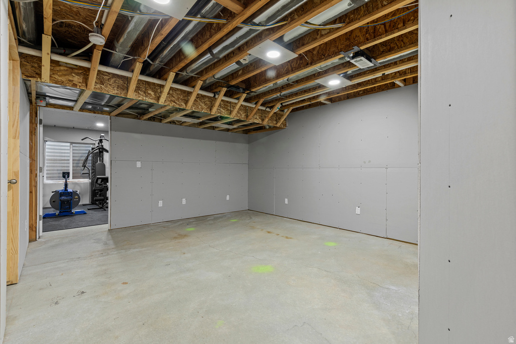 10643 S LAMOND DR South Jordan, UT 84009