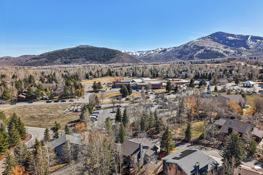 1681 W SILVER SPRINGS RD Park City, UT 84098