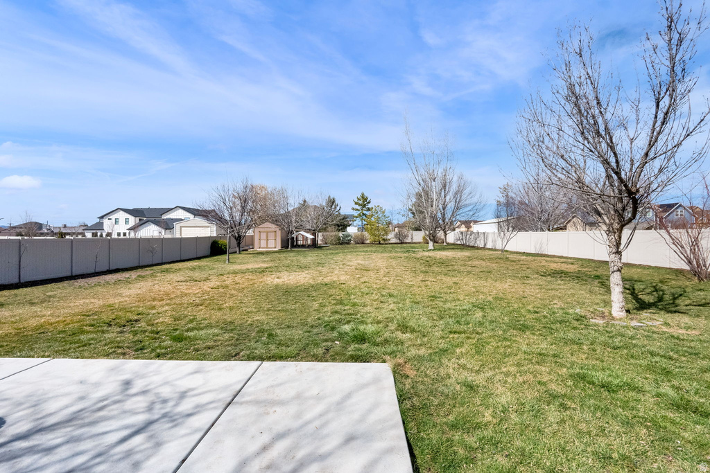1590 LEOLA ST Kaysville, UT 84037