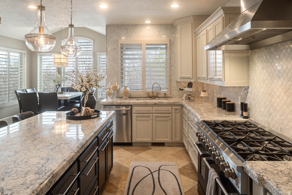 2068 S 140 W Orem, UT 84058