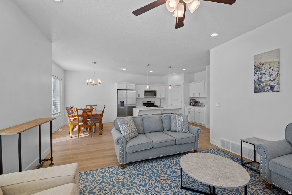 1001 W CORAL CHARM WAY Saratoga Springs, UT 84045