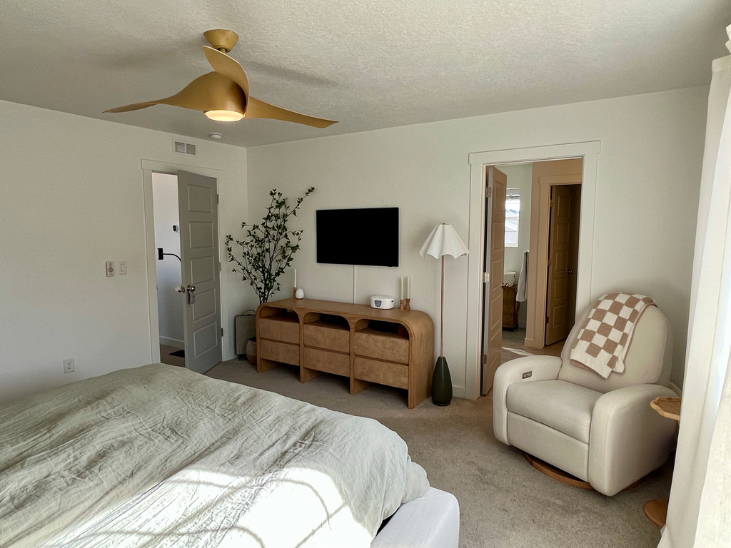 6135 N BOULTER PEAK LN Eagle Mountain, UT 84005