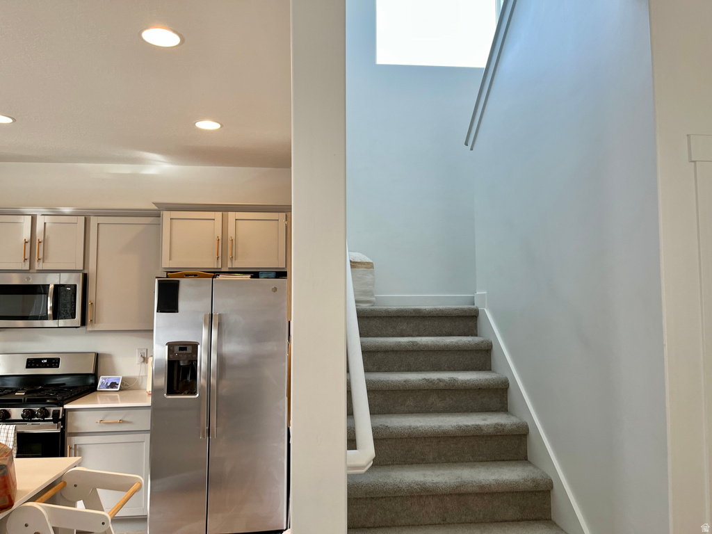 6135 N BOULTER PEAK LN Eagle Mountain, UT 84005