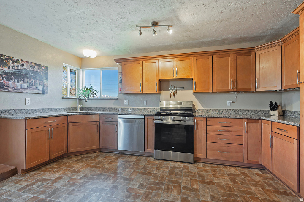 5906 W JARGON WAY Salt Lake City, UT 84118