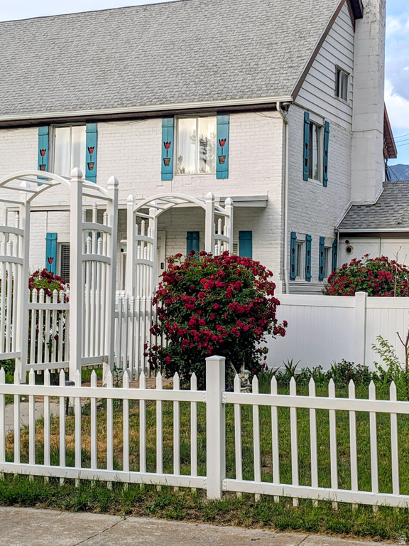 5109 S TAROONA DR Holladay, UT 84117