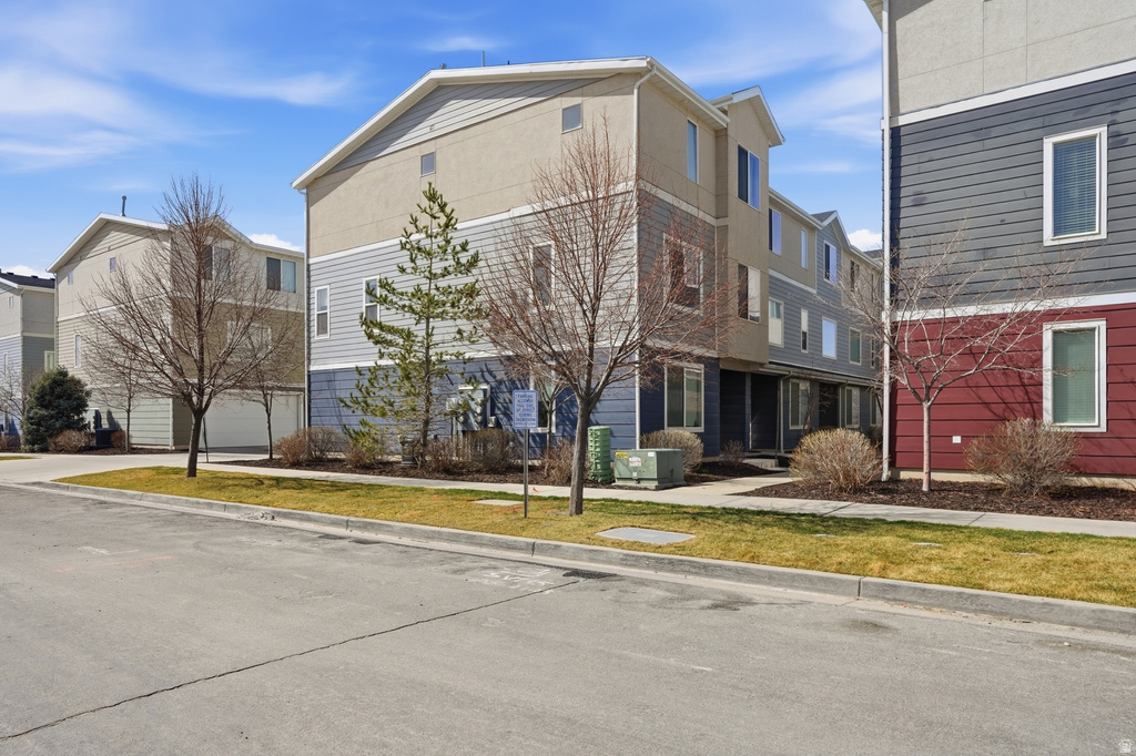 14696 S RISING STAR WAY Bluffdale, UT 84065