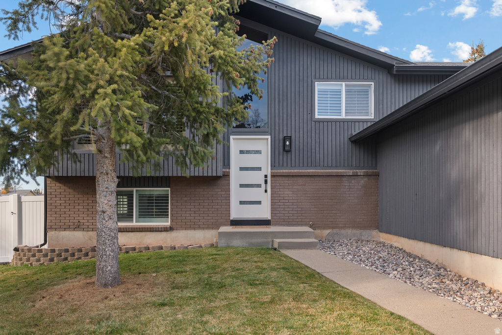 2691 E PARTRIDGE WAY Sandy, UT 84093