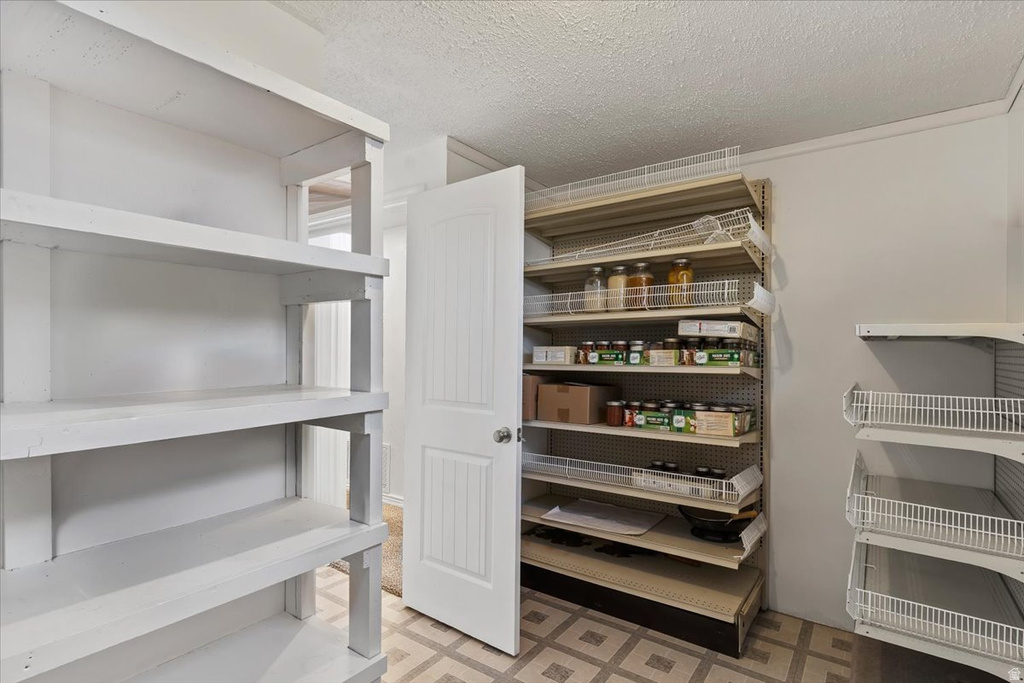 570 S MAIN Willard, UT 84340