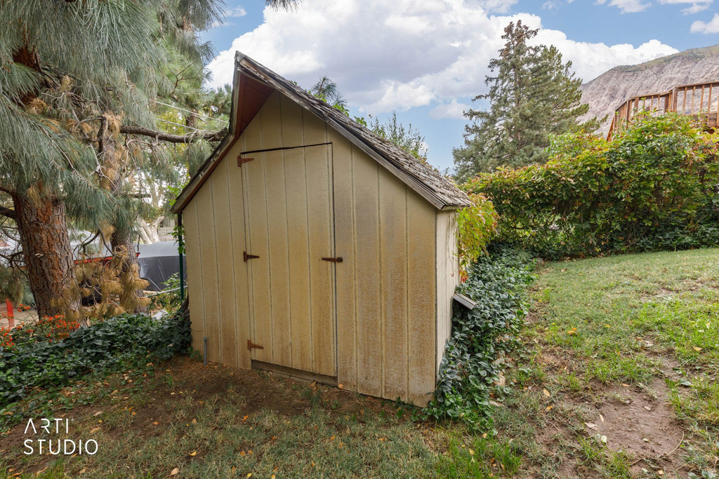 915 HISLOP DR Ogden, UT 84404