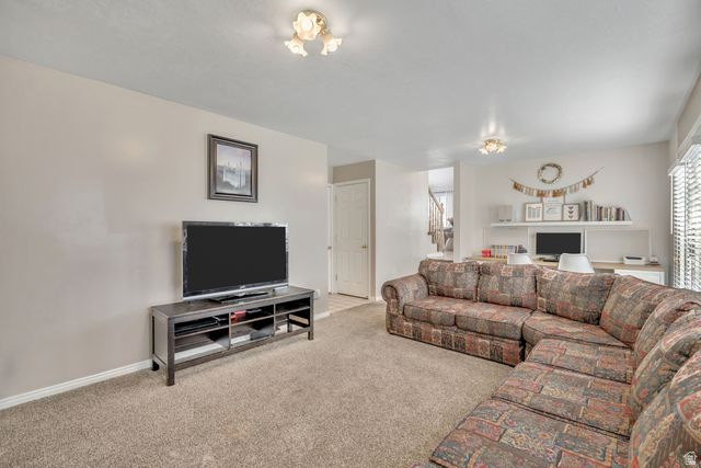 462 S PITFORD DR Centerville, UT 84014