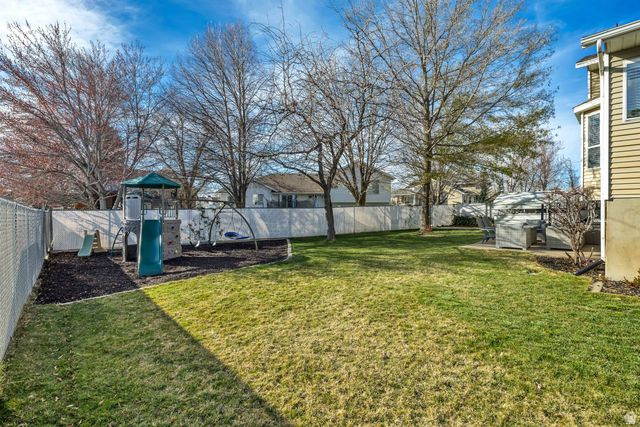 462 S PITFORD DR Centerville, UT 84014