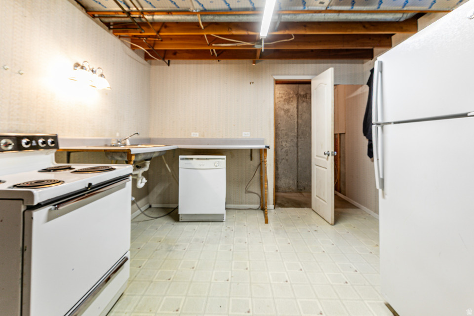 150 E 600 N #18 Kaysville, UT 84037