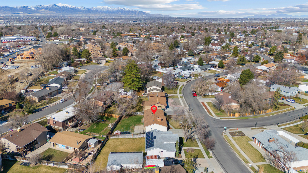 876 E CHARIOT DR Sandy, UT 84094
