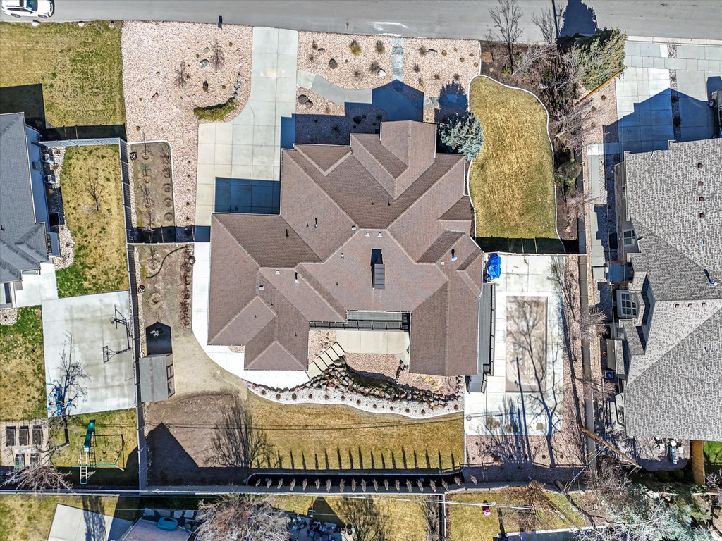 1932 E CHARLESTON LN Holladay, UT 84121