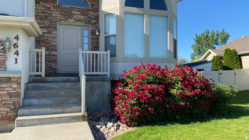 4641 W 5675 S Hooper, UT 84315