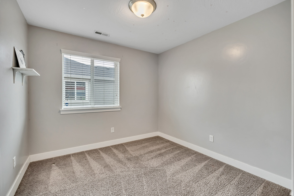 7560 N HUTCH LN Eagle Mountain, UT 84005