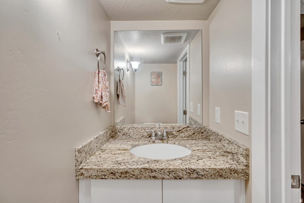 7560 N HUTCH LN Eagle Mountain, UT 84005