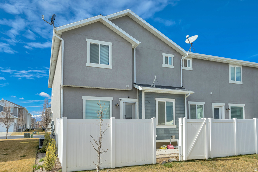 7560 N HUTCH LN Eagle Mountain, UT 84005