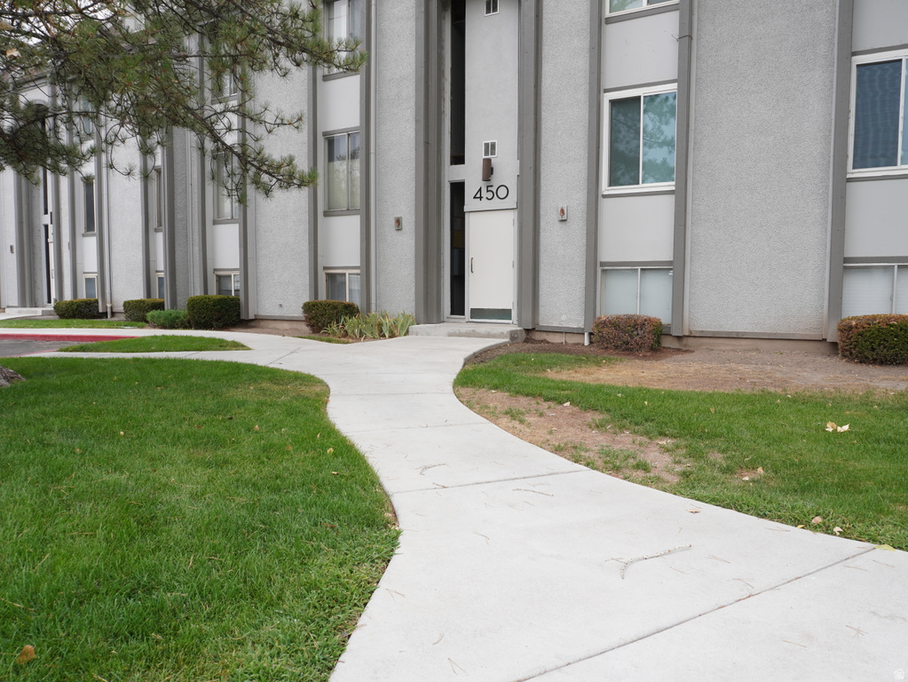 450 E CREEKSIDE CIR #B Murray, UT 84107