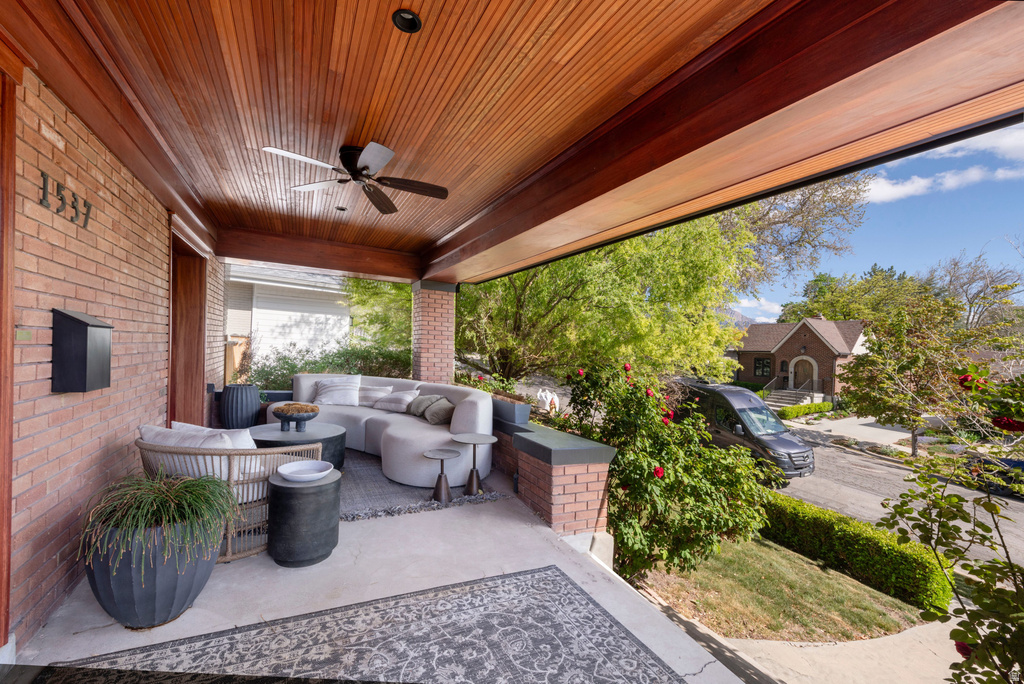 1537 E EMERSON AVE Salt Lake City, UT 84105