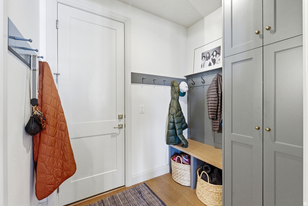 11382 S CANYON FALLS LN Sandy, UT 84092