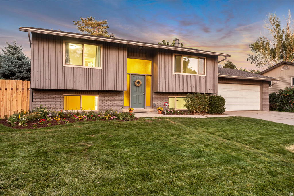 10889 S GRANITE DR Sandy, UT 84094