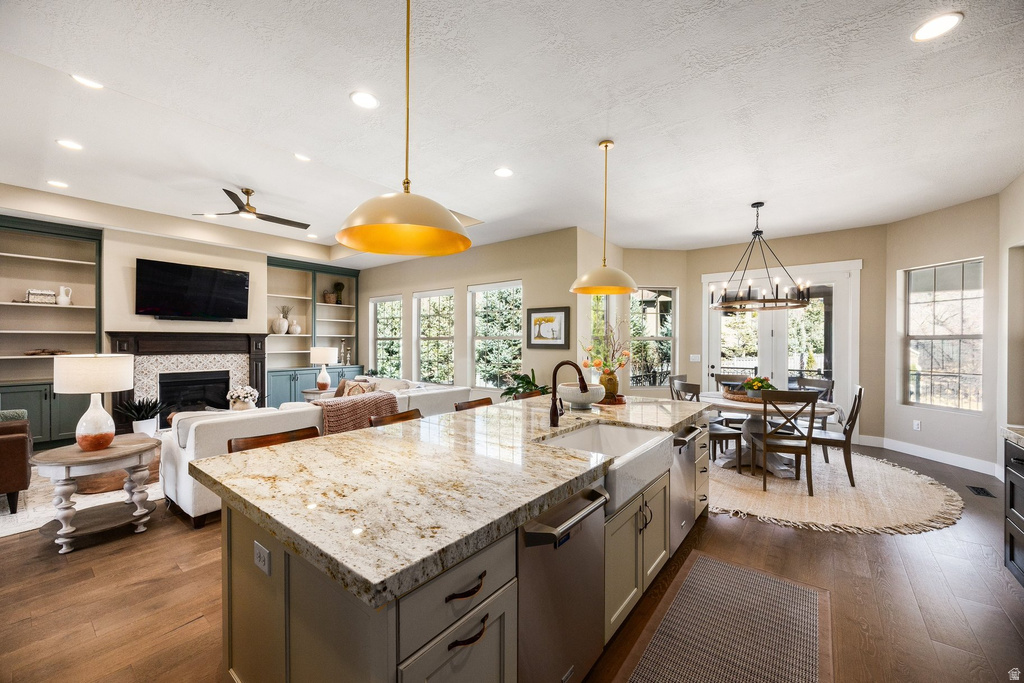 10847 S HIDDENWOOD DR Sandy, UT 84092