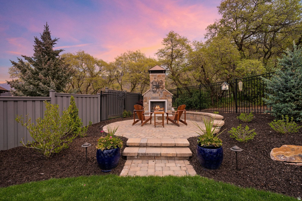 10847 S HIDDENWOOD DR Sandy, UT 84092