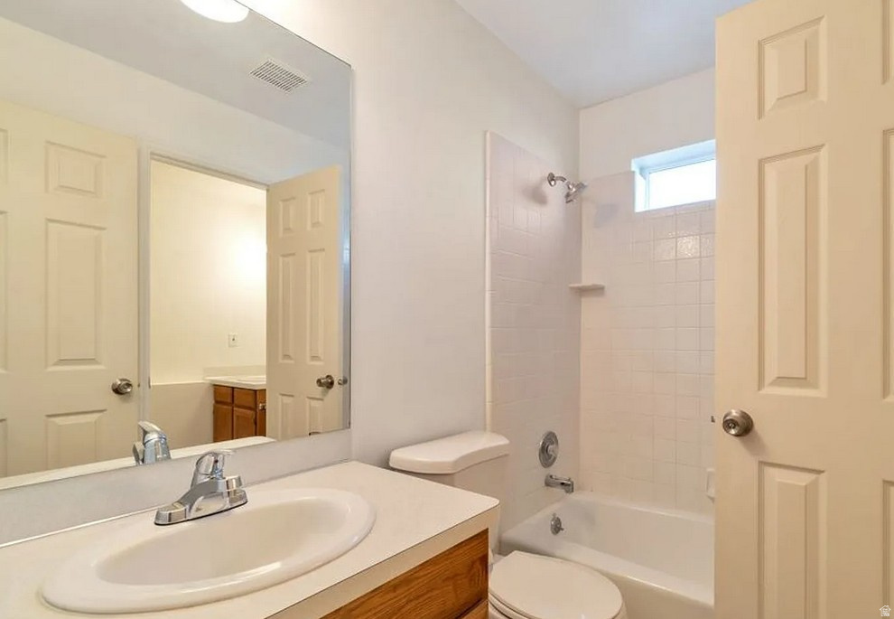 380 W 4900 S #11 Washington Terrace, UT 84405