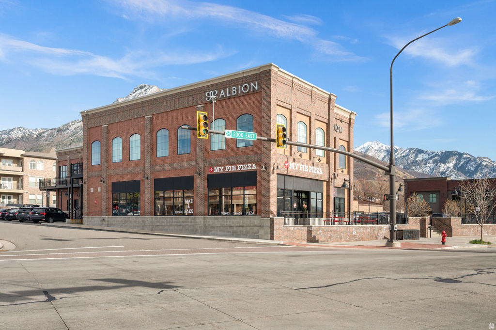 2263 E TARA LN #4 Holladay, UT 84117