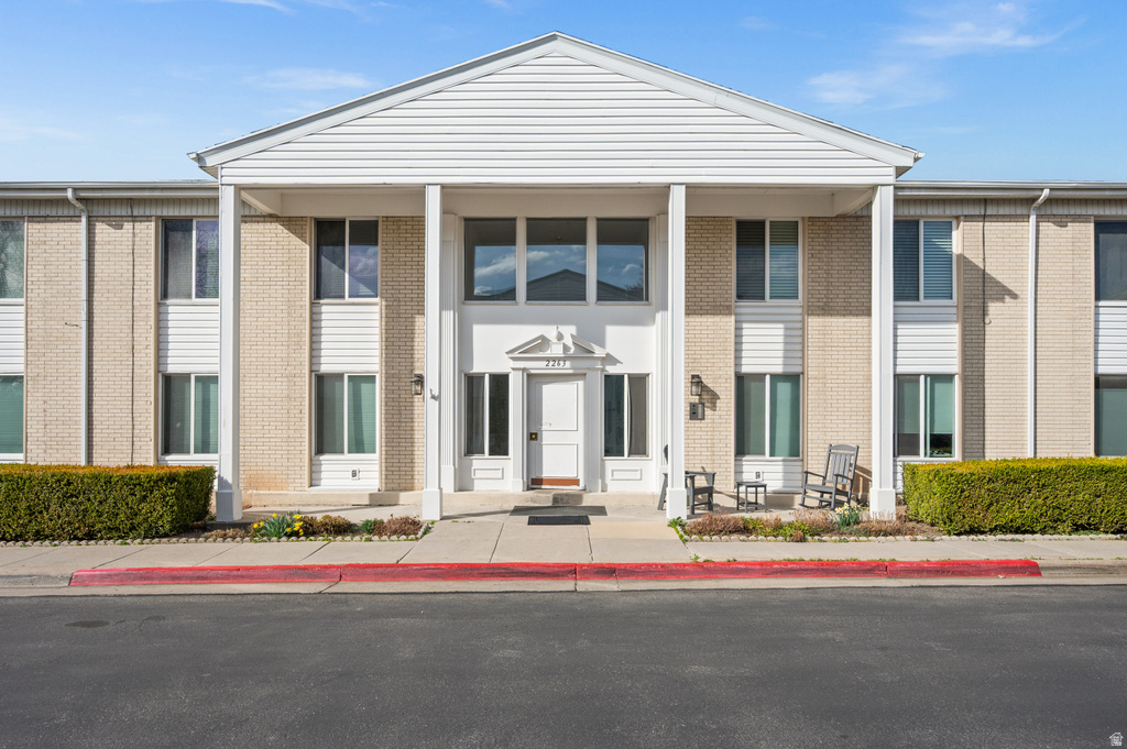 2263 E TARA LN #4 Holladay, UT 84117