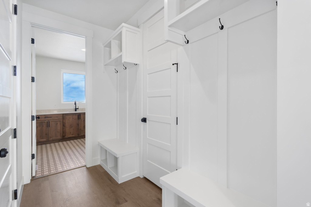 692 E MOUNTAIN RD. North Ogden, UT 84414