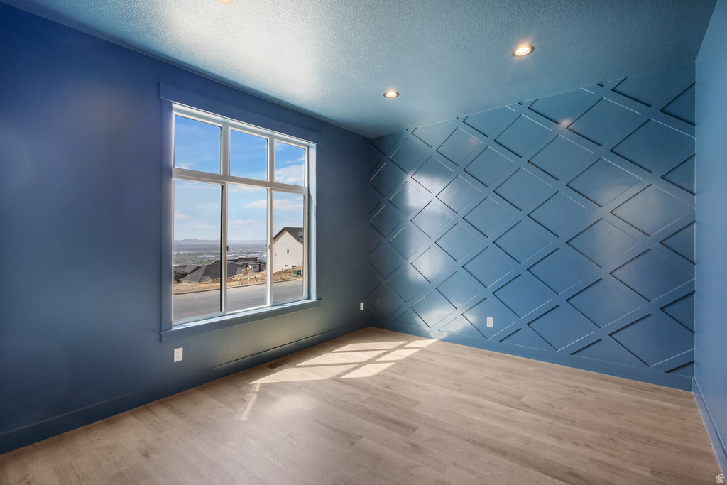 692 E MOUNTAIN RD. North Ogden, UT 84414