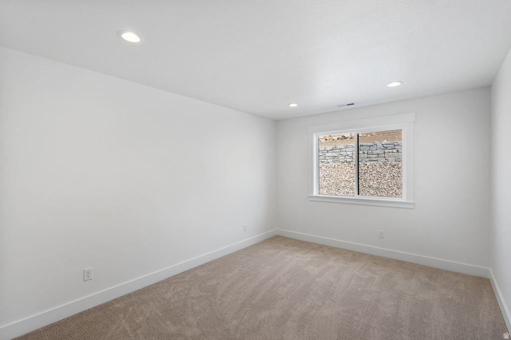 692 E MOUNTAIN RD. North Ogden, UT 84414