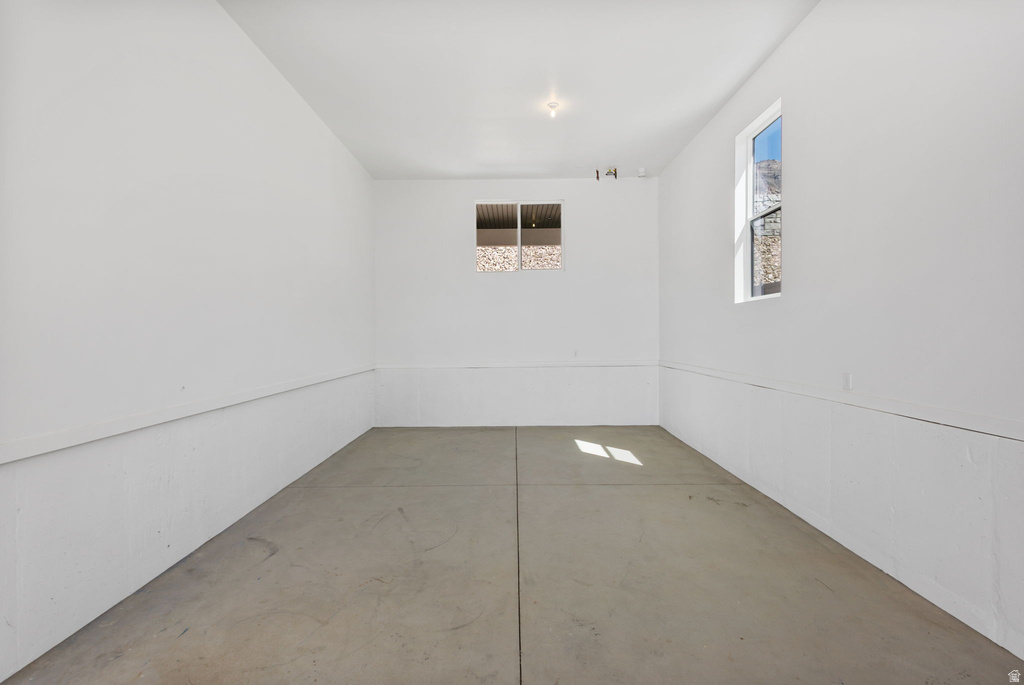 692 E MOUNTAIN RD. North Ogden, UT 84414