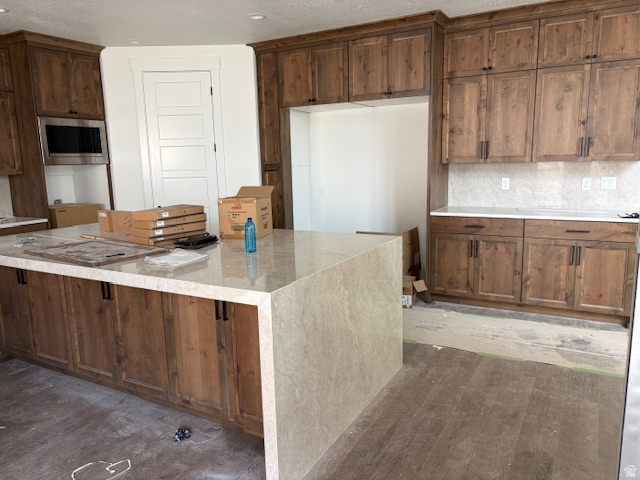 692 E MOUNTAIN RD. North Ogden, UT 84414