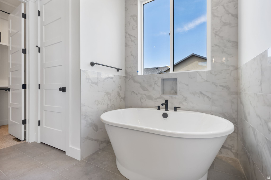 692 E MOUNTAIN RD. North Ogden, UT 84414