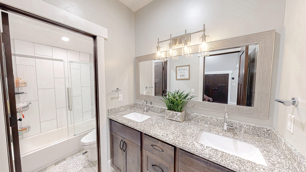 1418 S 500 E Salem, UT 84653