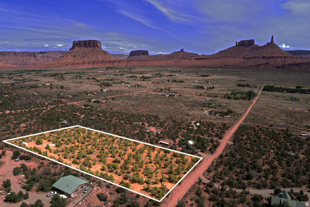 262  POPE LN Castle Valley, UT 84532