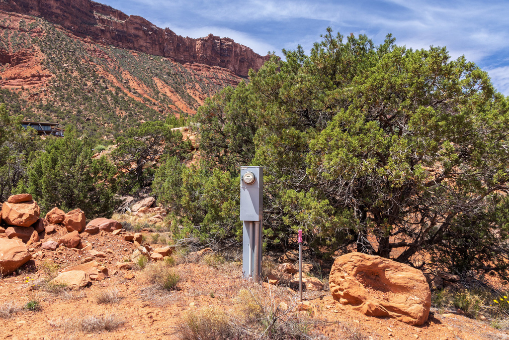 262  POPE LN Castle Valley, UT 84532